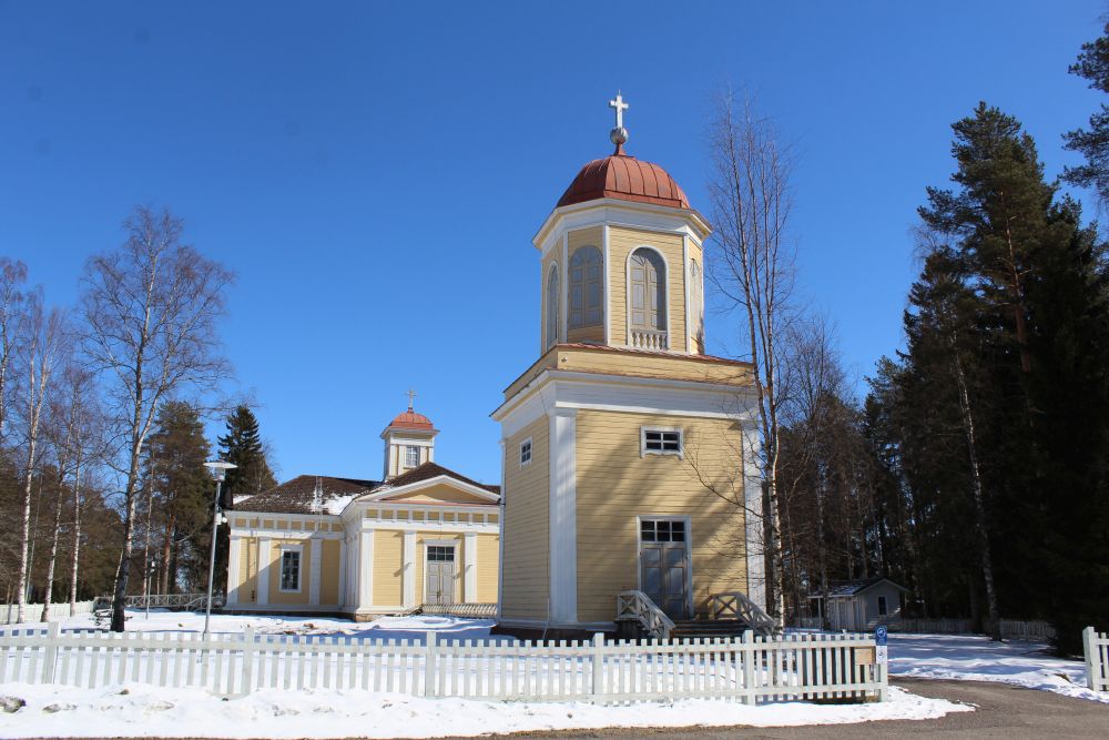 Kärsämäen-kirkko-ja-kellotapuli-1.jpg (1000×667)
